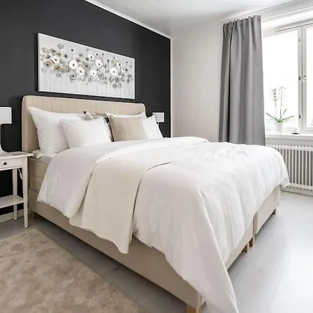 Luminous 1br Next To Puu-vallilla *